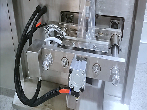背封式液體好色先生视频下载封口機構