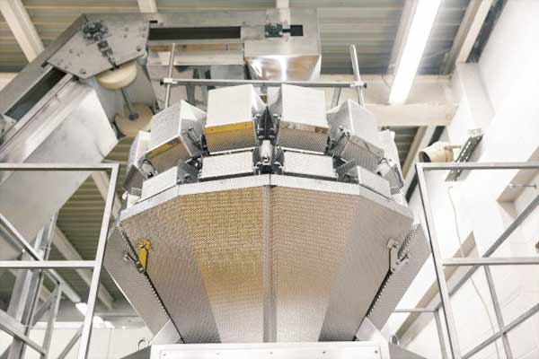土豆粉好色先生视频下载與計量裝置配套可自動完成包裝全過程